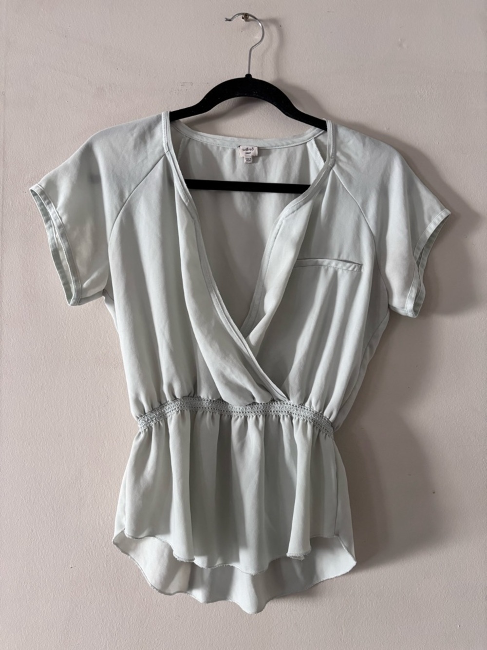 Wilfred Women’s Light Sage Surplice Peplum Top